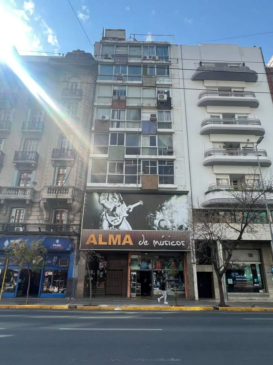 OFICINA EN VENTA ZONA CENTRO SOBRE AVENIDA OLMOS