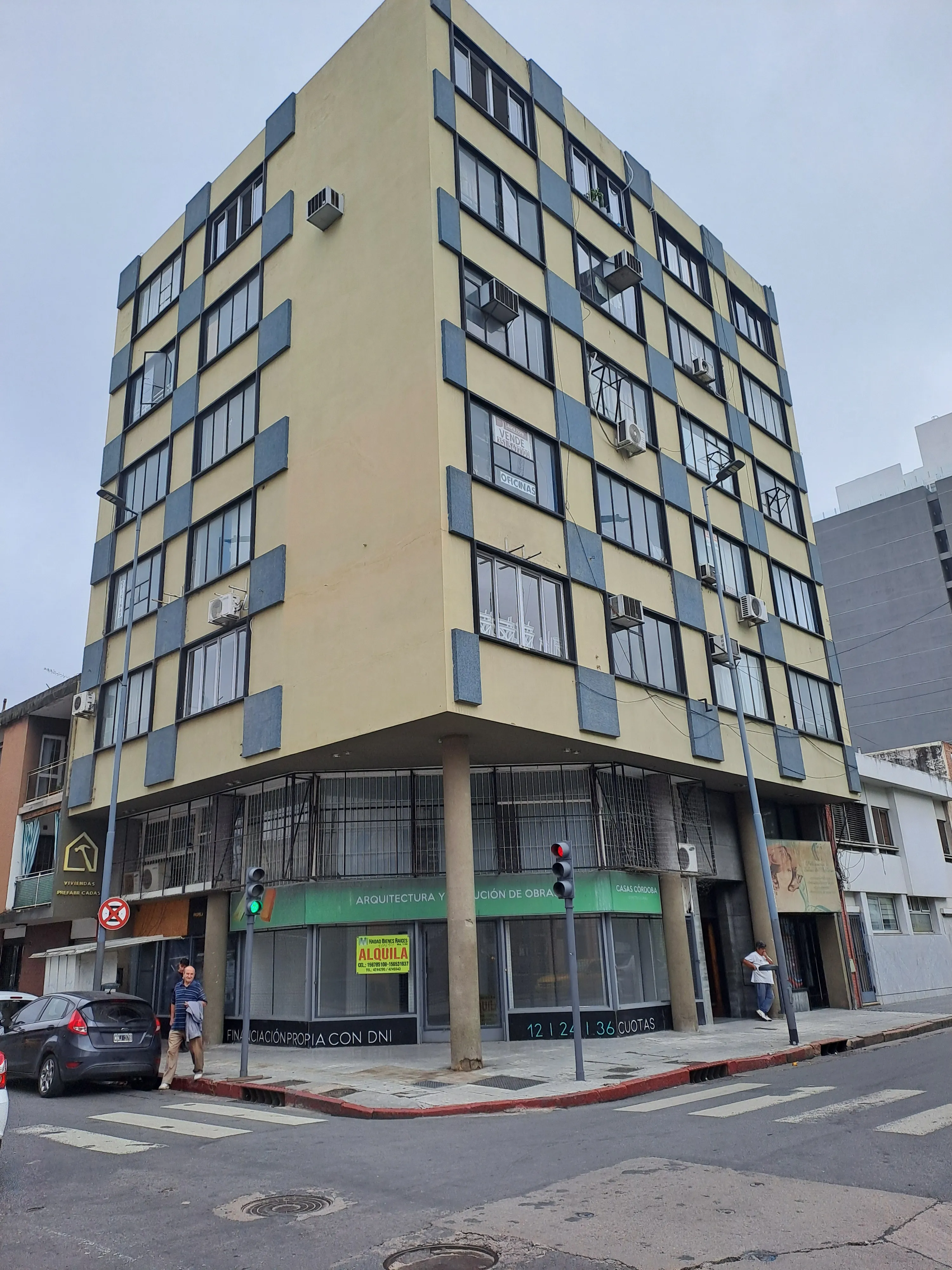 venta oficina centro a 100 metros de la Chacabuco excelente ubicación.