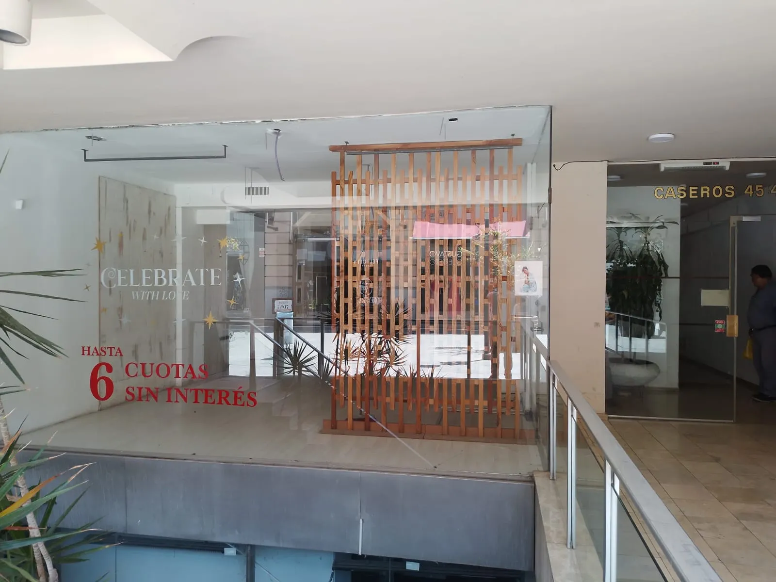 VENTA LOCAL OFICINA EN EXCELENTE UBICACIÓN - CASEROS 45 - CENTRO