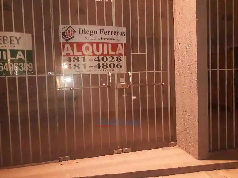LOCAL COMERCIAL FTE. BLAS PASCAL EXC. UBICACIÓN C/ESTACIONAMIENTO