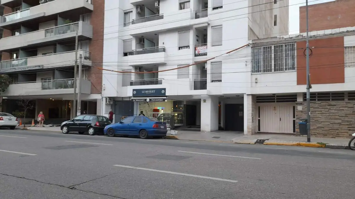 Vendo Cochera en Av 24 de Septiembre