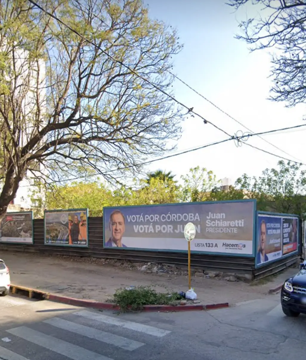 Se vende gran lote sobre Av Pueyrredón. Ideal desarrollo