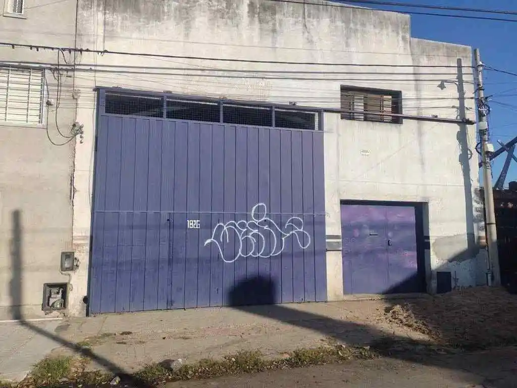 VENDEMOS EXCELENTE GALPON TALLERES ESTE