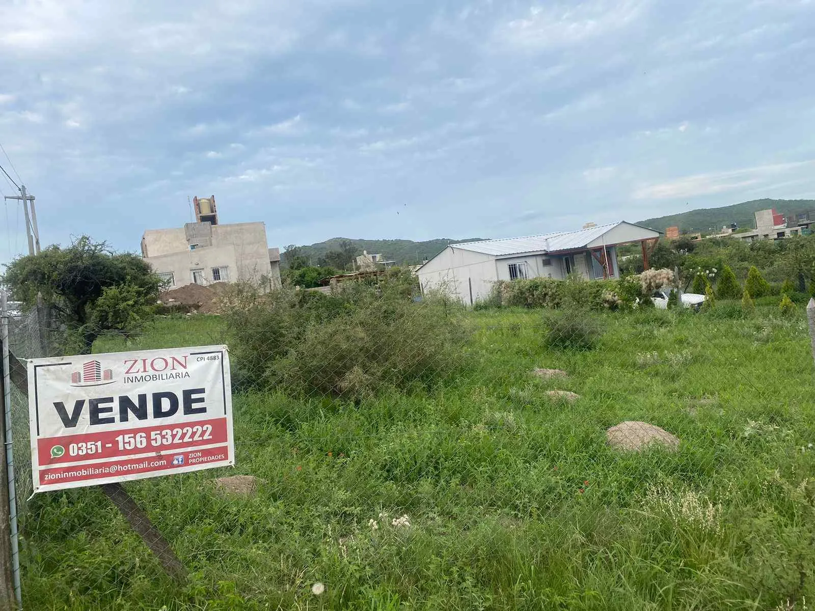 SE VENDE LOTE EN Bº CERRADO CAMINO A CARLOS PAZ