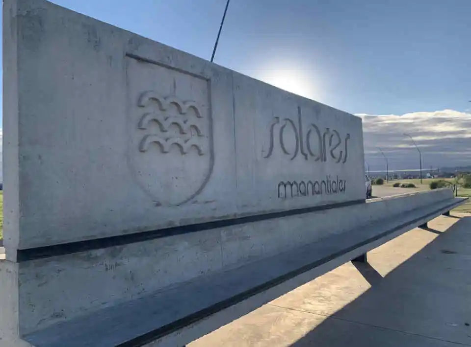 SOLARES DE MANANTIALES LOTE CENTRAL EN VENTA 450 METROS