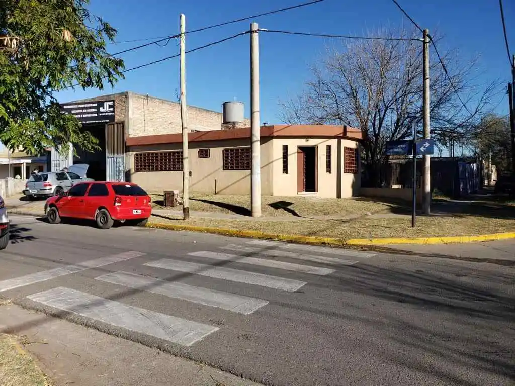 VENTA GALPÓN MÁS DEPARTAMENTO BARRIO LAS PALMAS