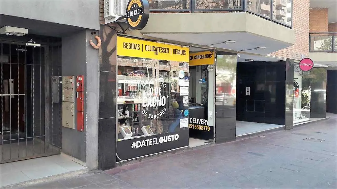 VENDEMOS ESTE HERMOSO LOCAL SOBRE SAN JUAN 800
