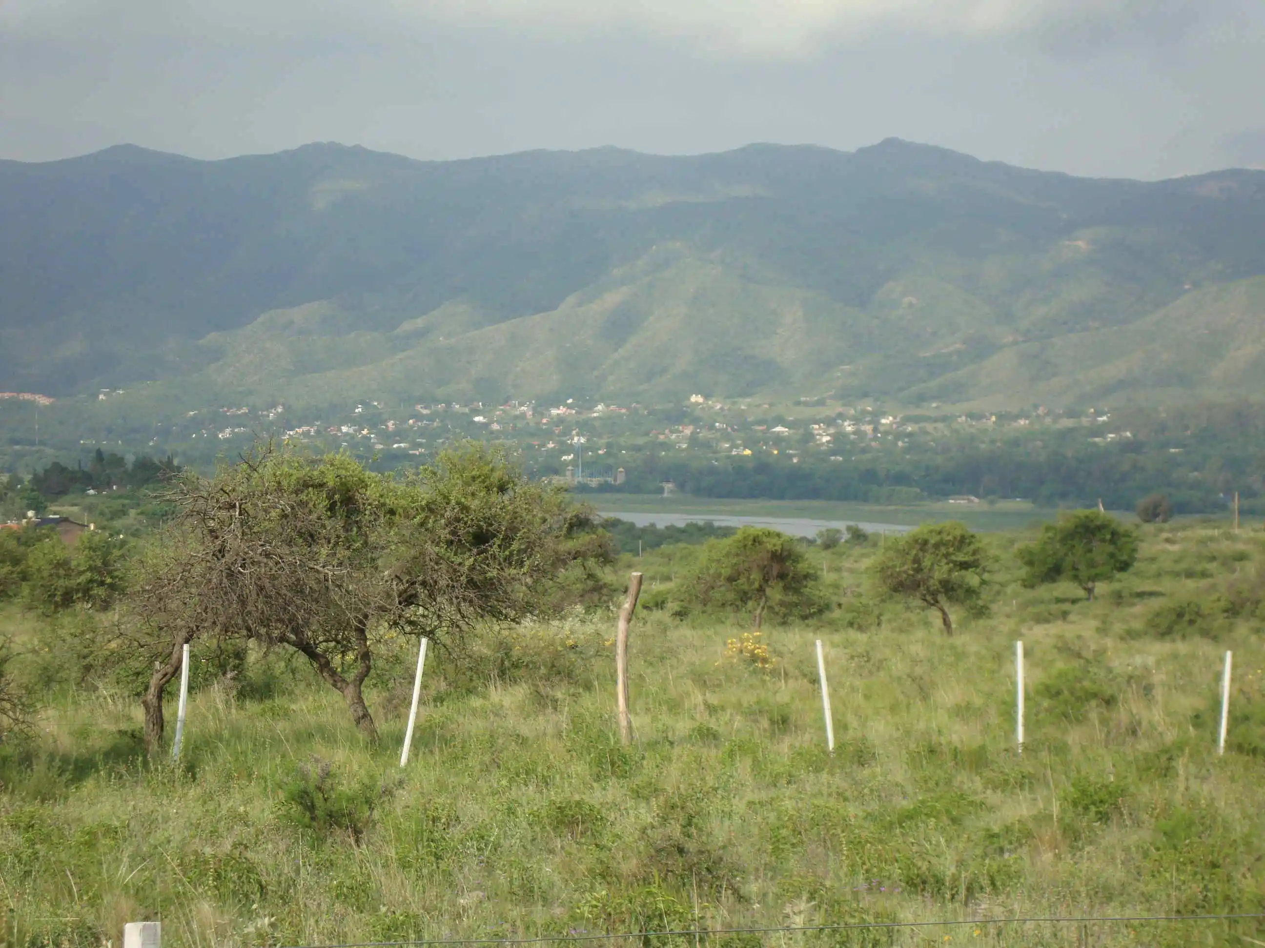 VILLA PQUE SIQUIMAN VENTA LOTES SUP 2500 M2 INCREIBLE VISTA