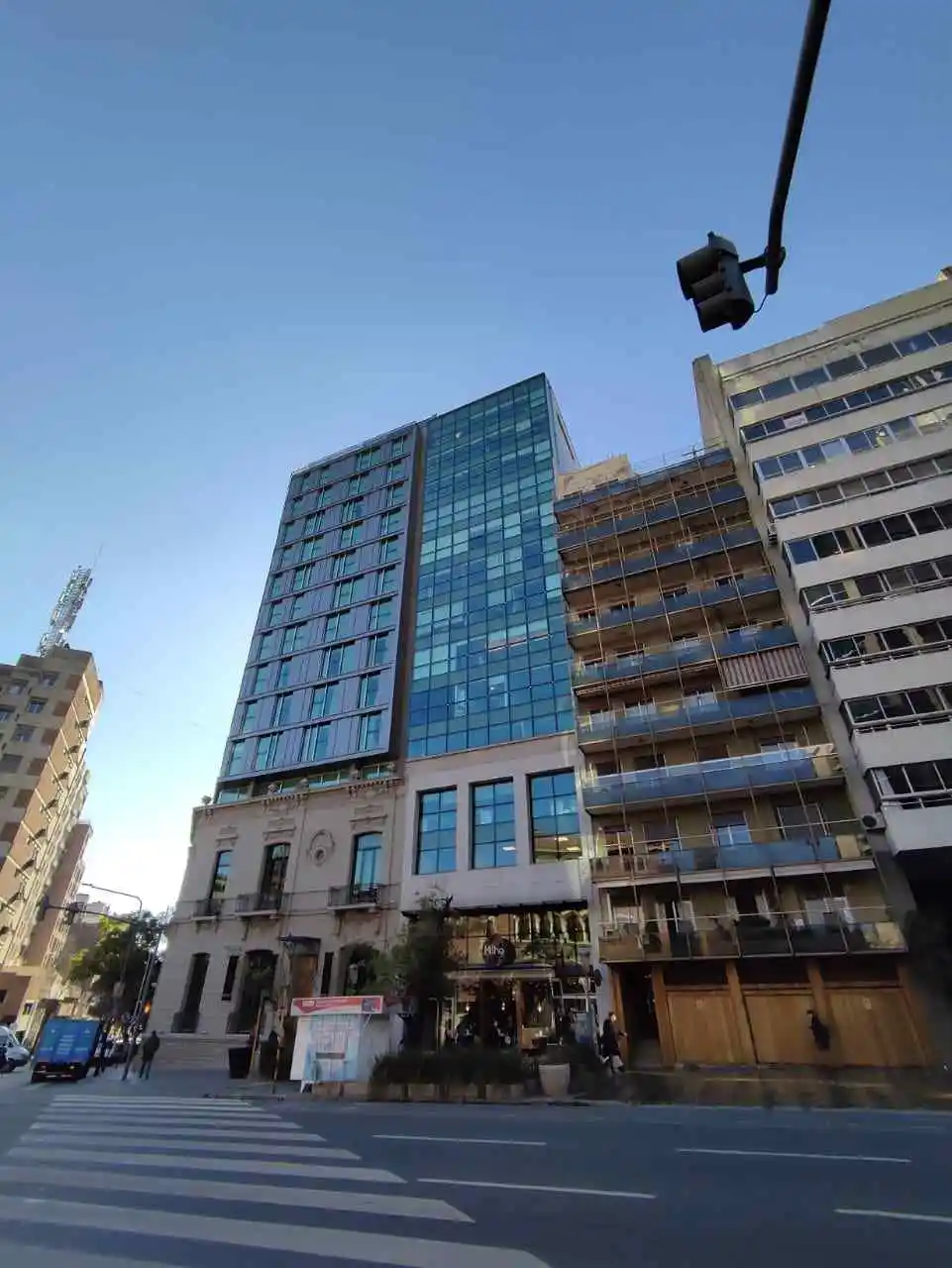 VENDO OFICINA SOBRE IRIGOYEN EXCELENTE 175 MTS NUEVA CORDOBA