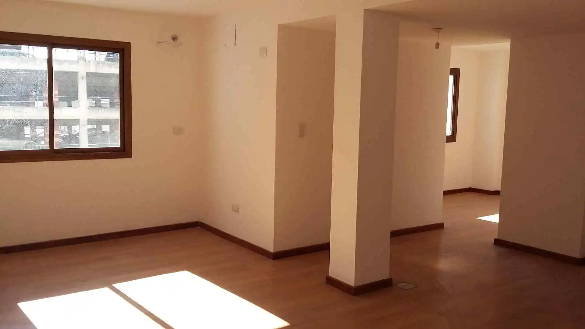 Ctro. Grand Astoria Office Av Colon 164-Nueva,Privado y bño