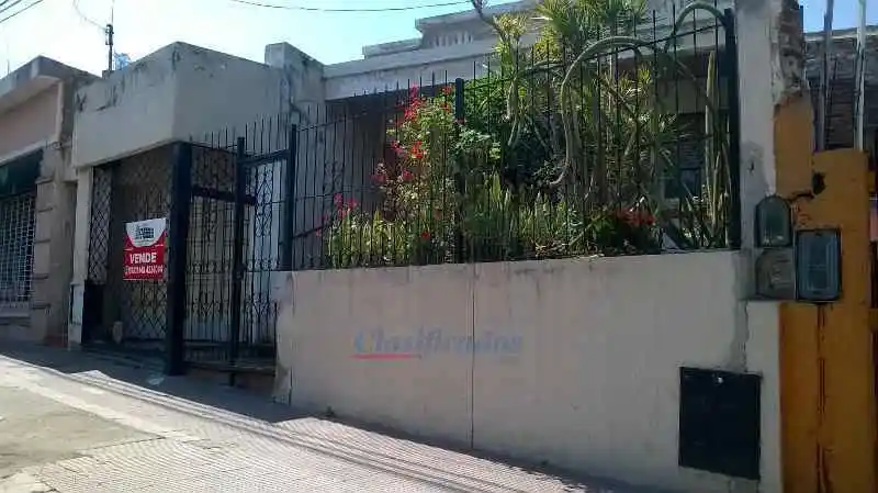 casa  terreno en venta 402 m2 Juan B Justo 1950
