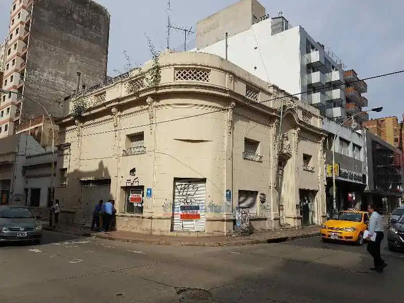 Terreno en Venta en Barrio Centro.- Esquina a Demoler