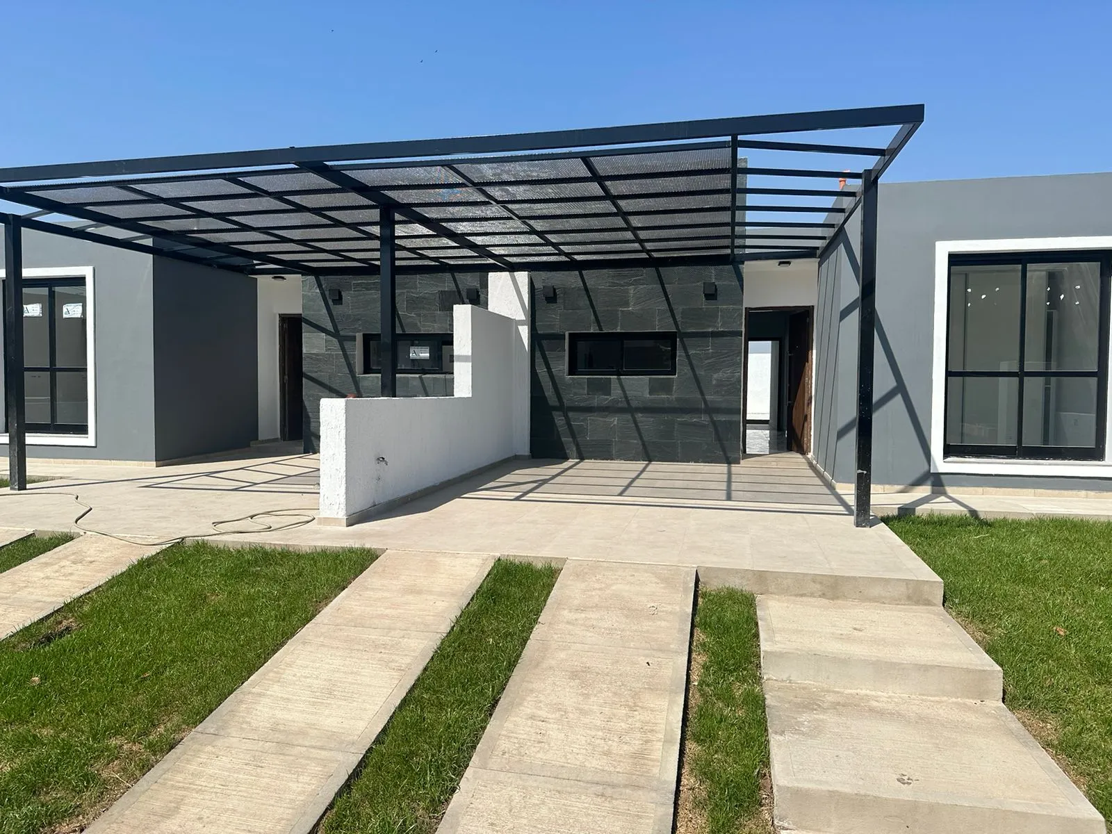 Casa en venta, Barrio Norte, dos dormitorios, pileta.