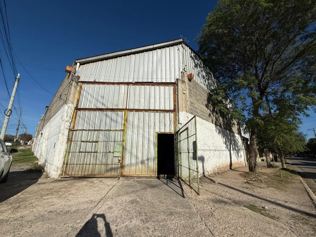 Alquiler - GRAN GALPÓN 693m2 - Villa Alberdi