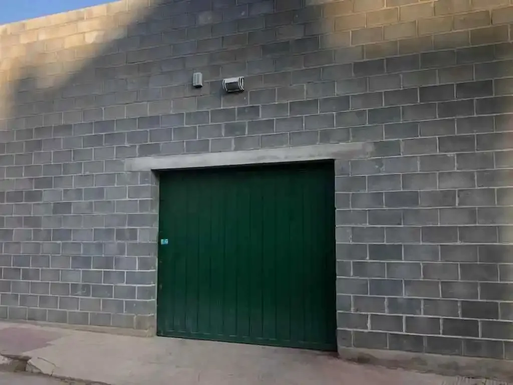 ALQUILO DEPOSITO  - A mts. de V.Sarsfield y Plaza de las Amèricas