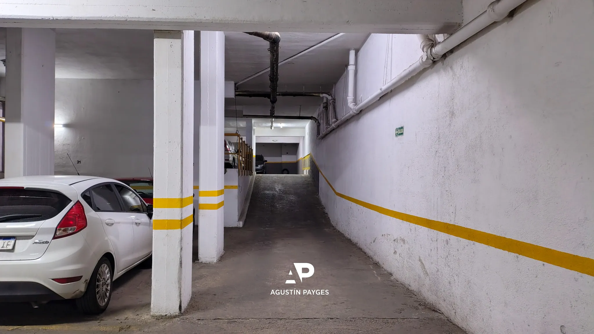 Cochera ubicada en edificio de la zona de Nueva Córdoba