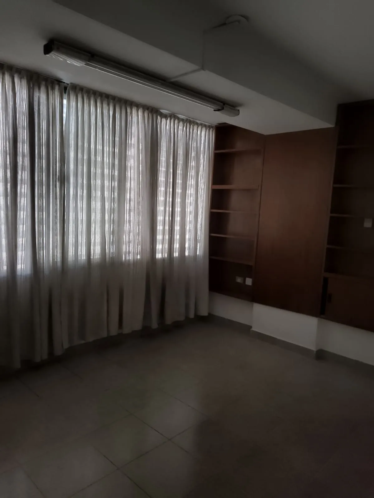 CENTRO: BELGRANO AL 100, RECEPCION, 2 PRIVADOS, 36 M2 ESCRITURA