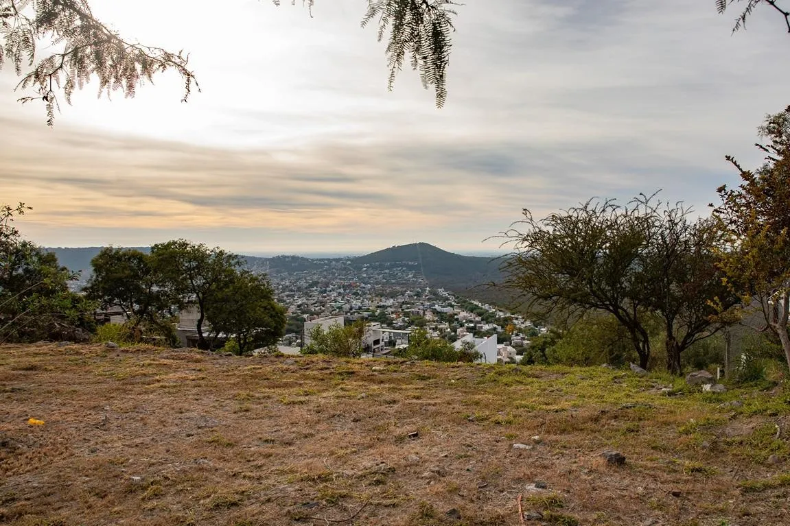 EXCELENTES LOTES CON LA MEJOR VISUAL EN BARRIO CERRADO TERRAZAS DE LA ESTANZUELA