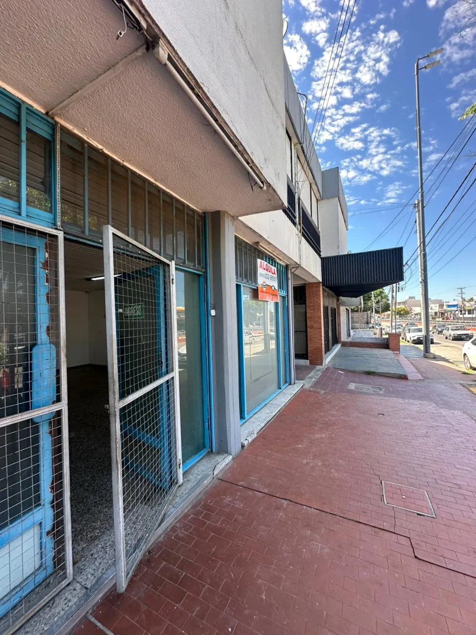 OPORTUNIDAD!!  LOCAL COMERCIAL SOBRE AV. SABATTINI B° MAIPU