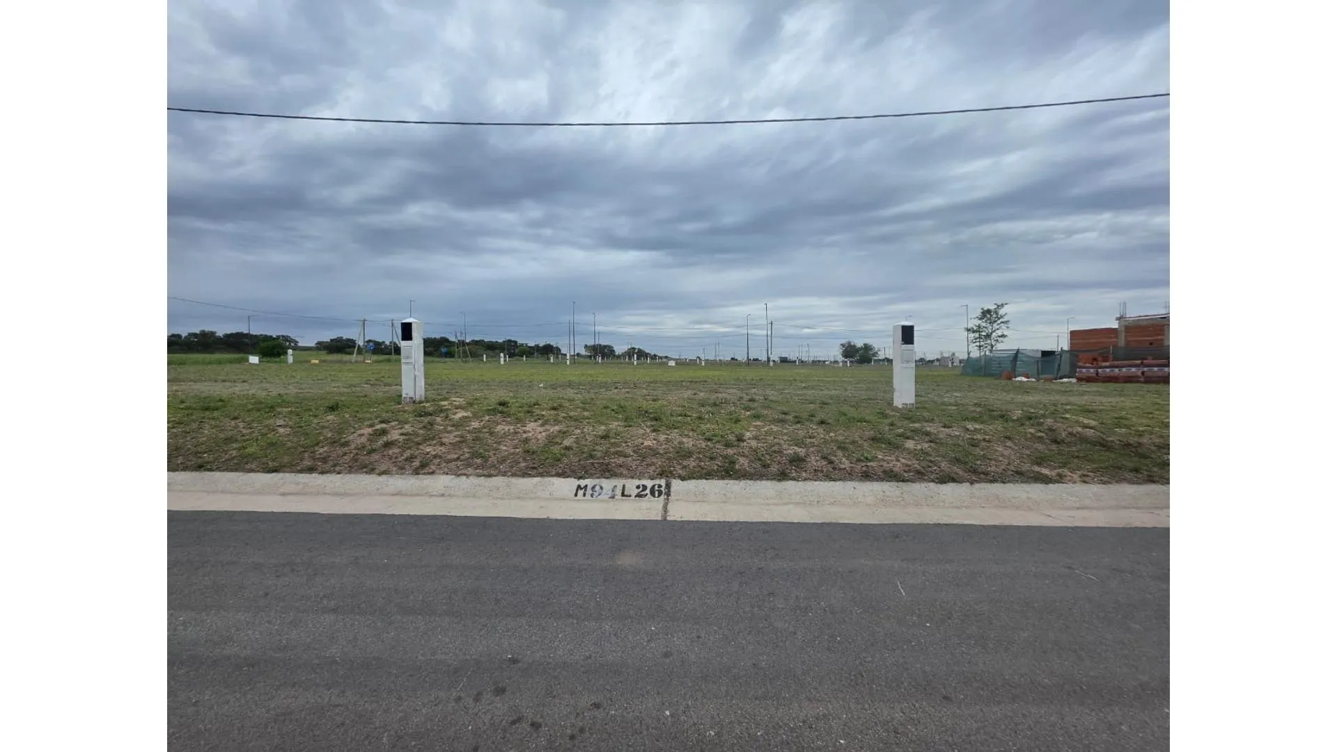 LOTE EN VENTA 250m2 RESIDENCIAL DOCTA CENTRAL FONDO NORTE