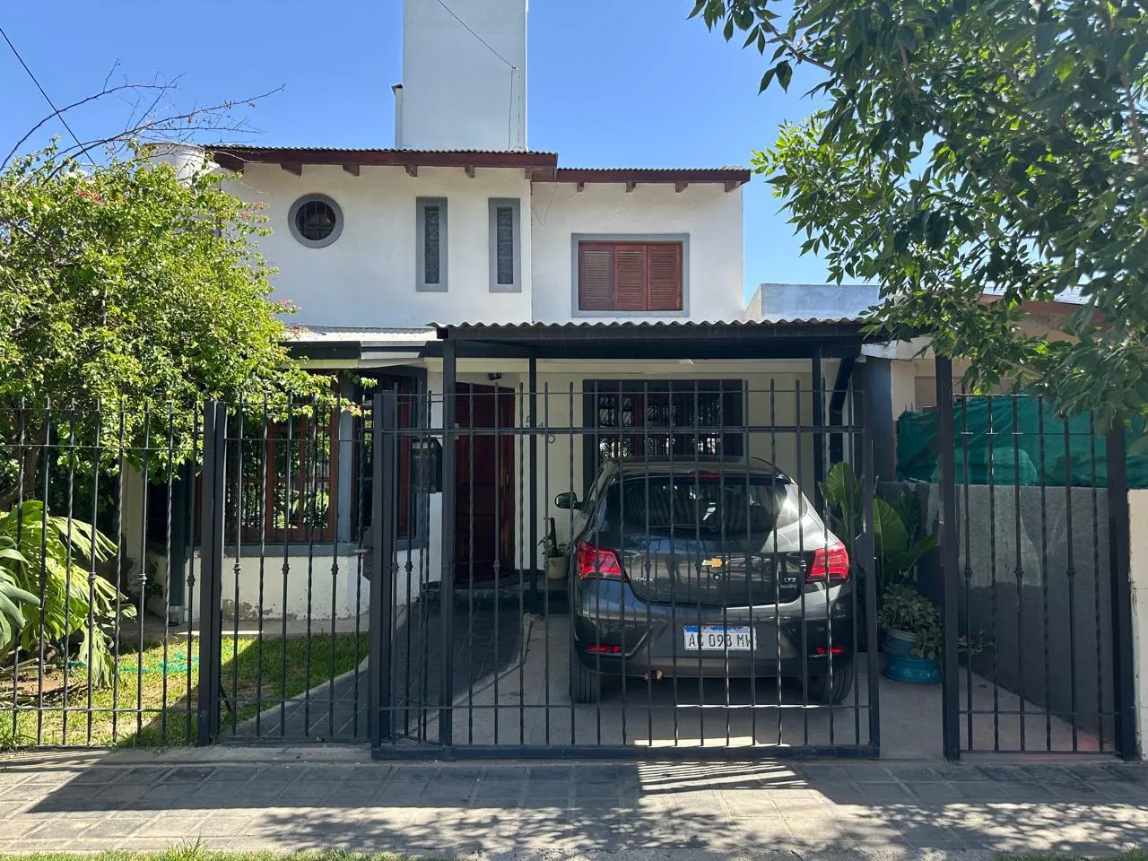 Casa de 3 Dormitorios con Patio y Cochera en Barrio Jardín Hipódromo