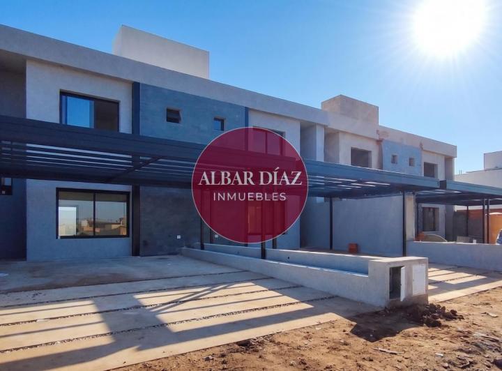 Casa · 140m² · 5 Ambientes · 2 Cocheras