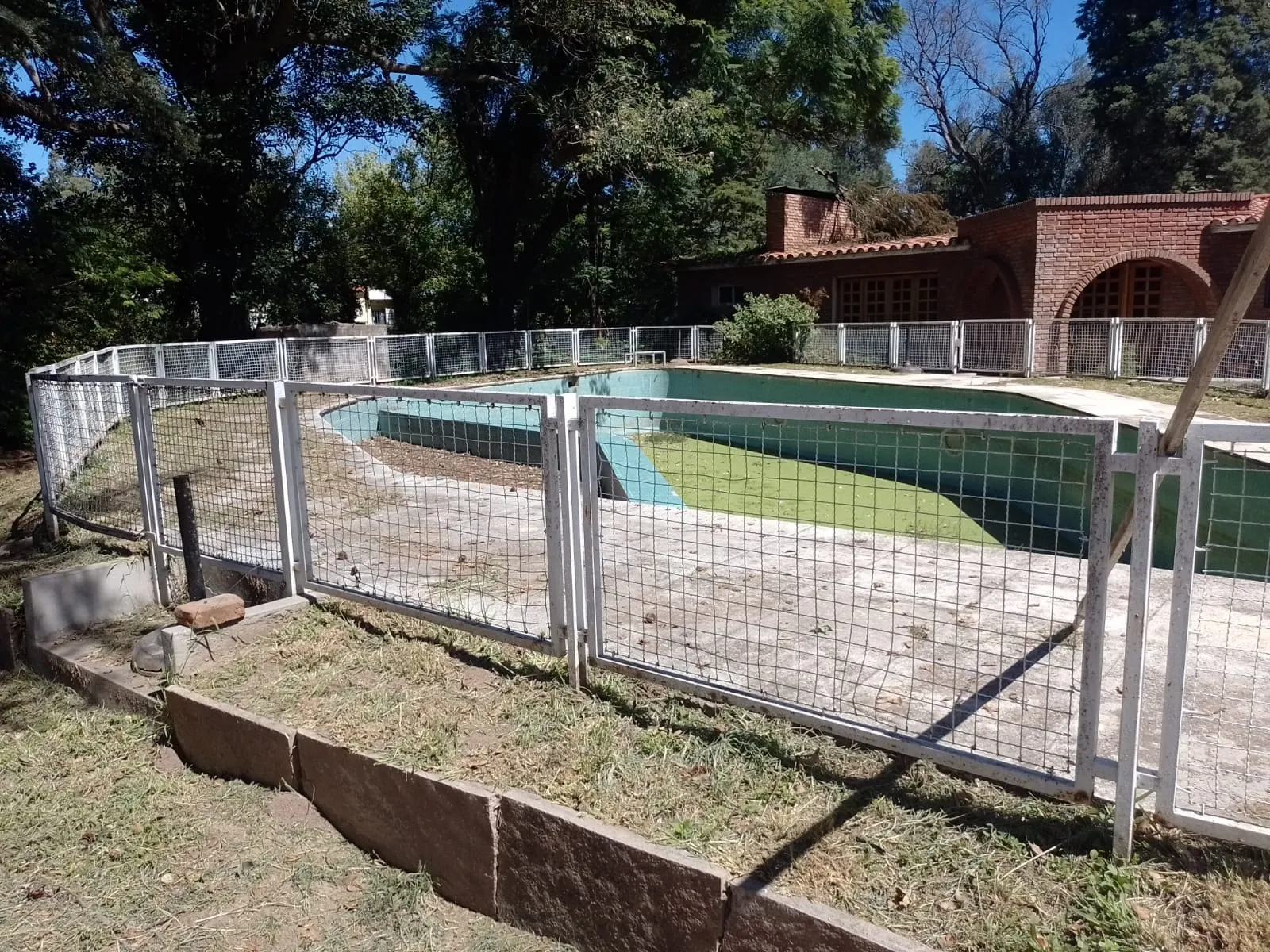 Casa Quinta Barrio Maria Lasteña calle Juana pueyrredon de saenz valiente 8393