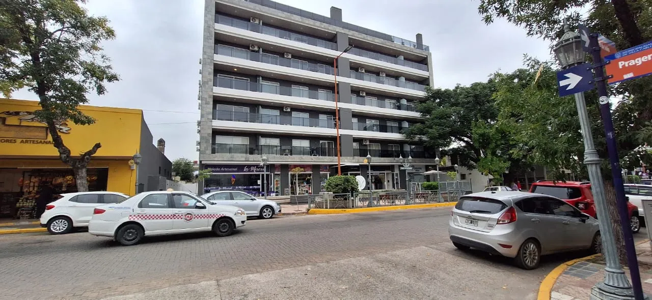 VILLA CARLOS PAZ - LOCALES CENTRICOS EN ALQUILER -
