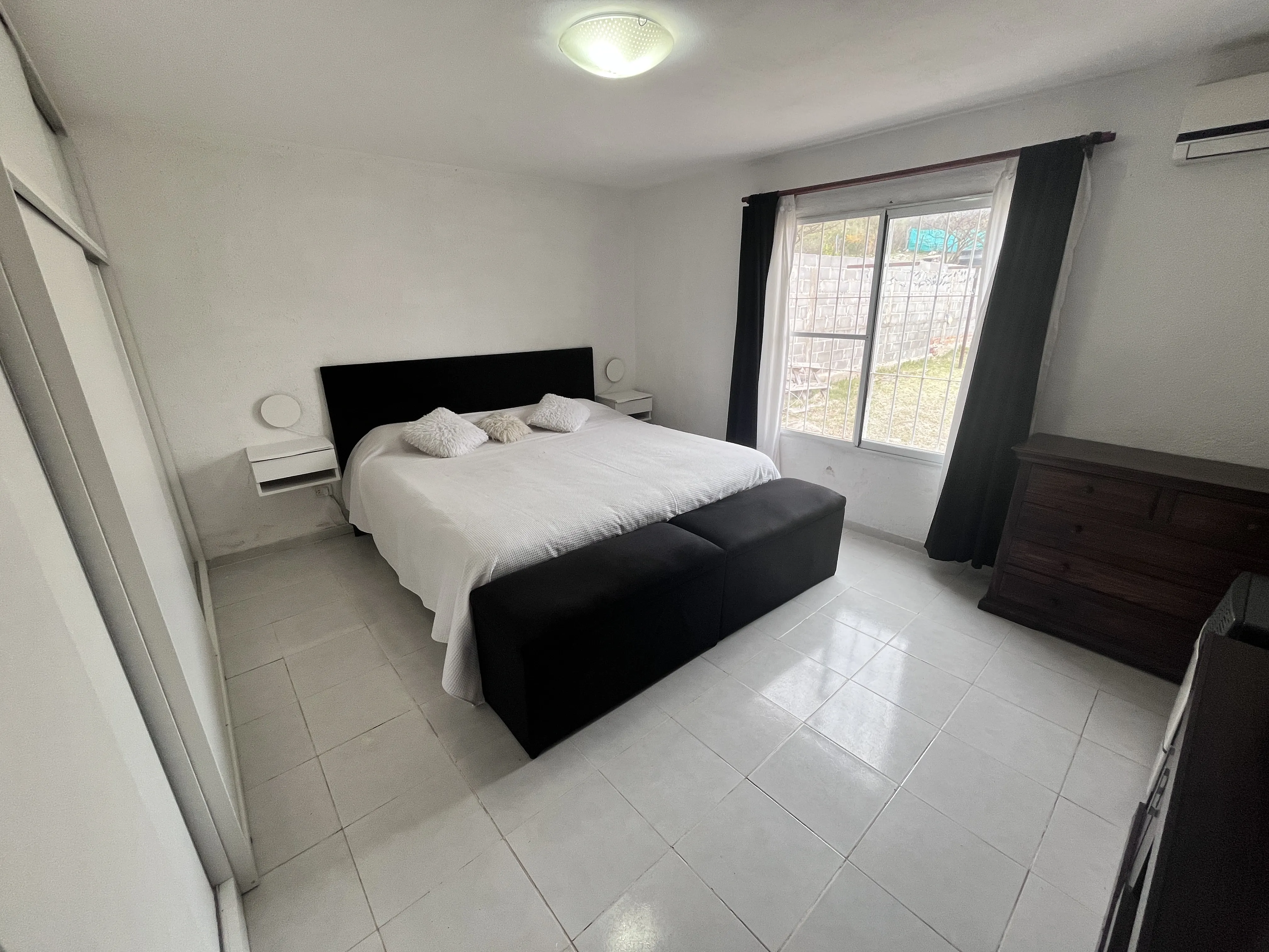 VENTA CASA 2 DORMITORIOS CON PILETA B° LINIERS ALTA GRACIA! GRAN TERRENO!