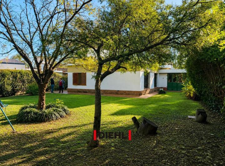 Casa · 186m² · 6 Ambientes · 2 Cocheras