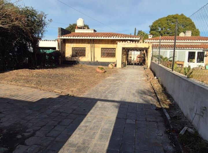 Casa · 248m² · 8 Ambientes · 2 Cocheras