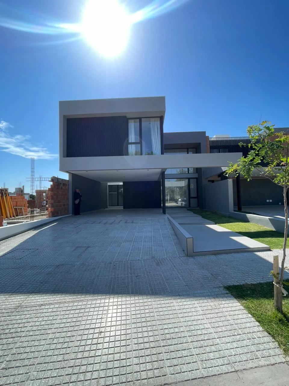 Cappa Grupo Inmobiliario vende, espectacular casa a estrenar en Campo Chico