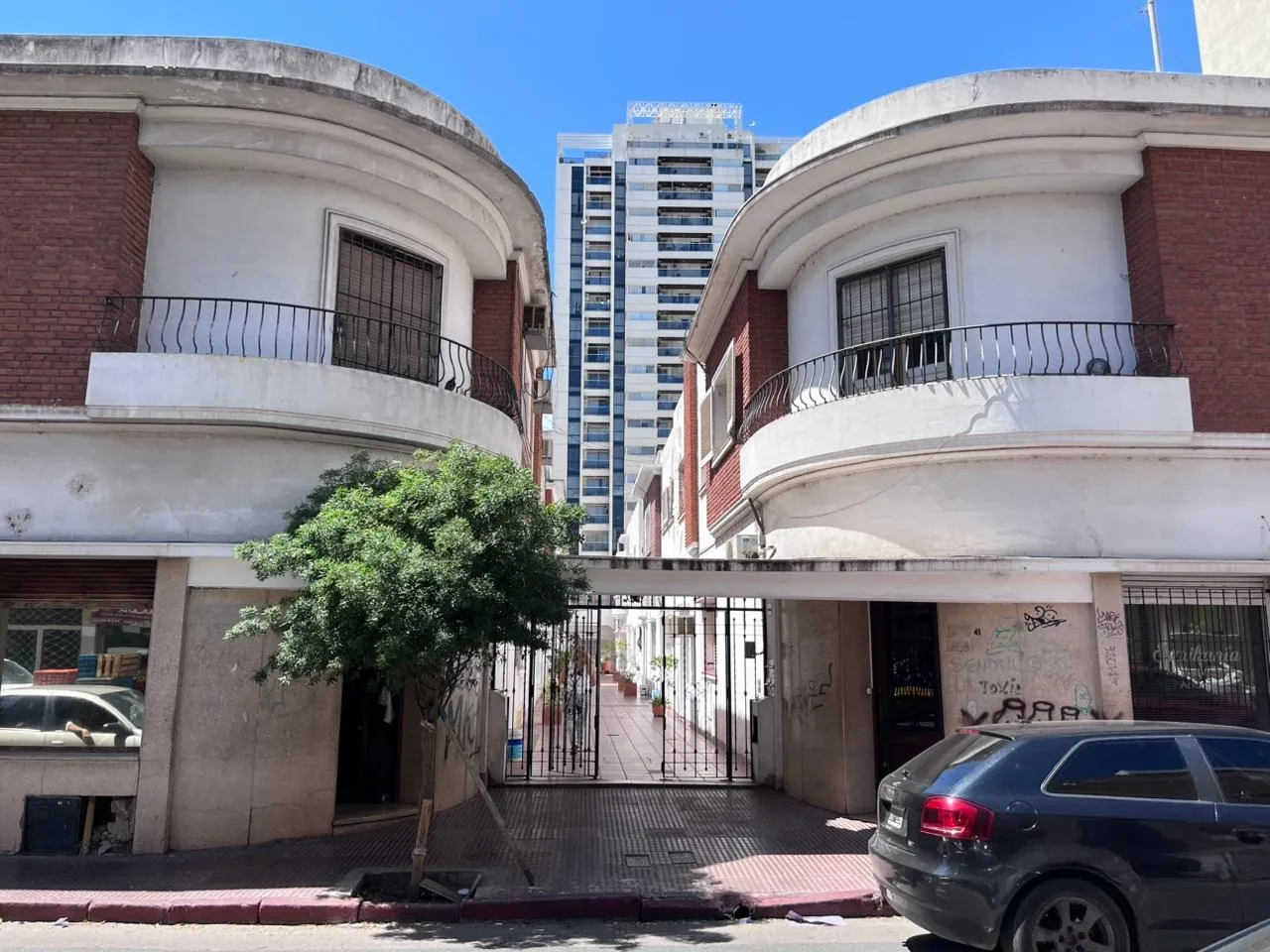 !!VDO. EXC. PH CON INGRESO INDEP. A OFICINA Y VIVIENDA APTO USO COMBINADO!!