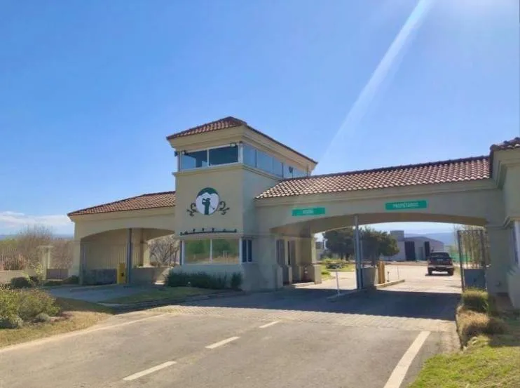 SALVATIERRA VENDE - CARLOS PAZ COUNTRY GOLF - LOTE 837M2