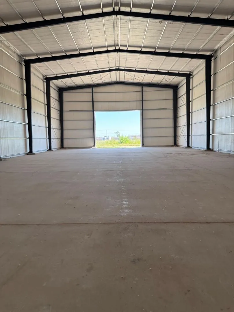 NAVE INDUSTRIAL EN ALQUILER - POLO 52