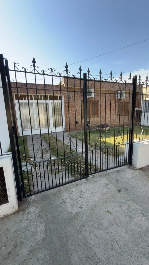 COCHERAS EN ALQUILER - TALLERES ESTE