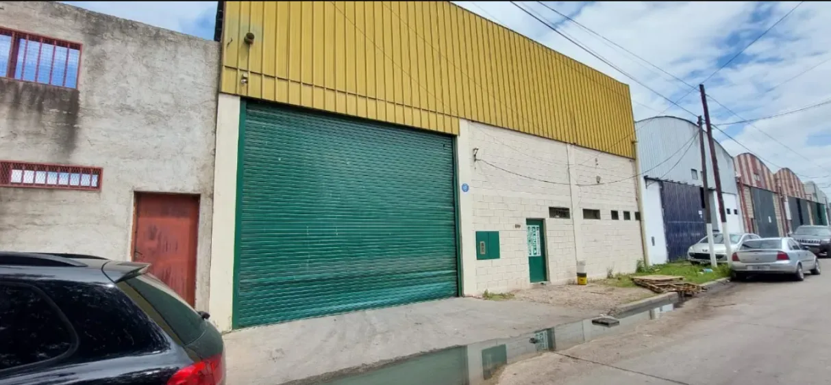 ¡3 Galpones en Villa Adela! - Venta