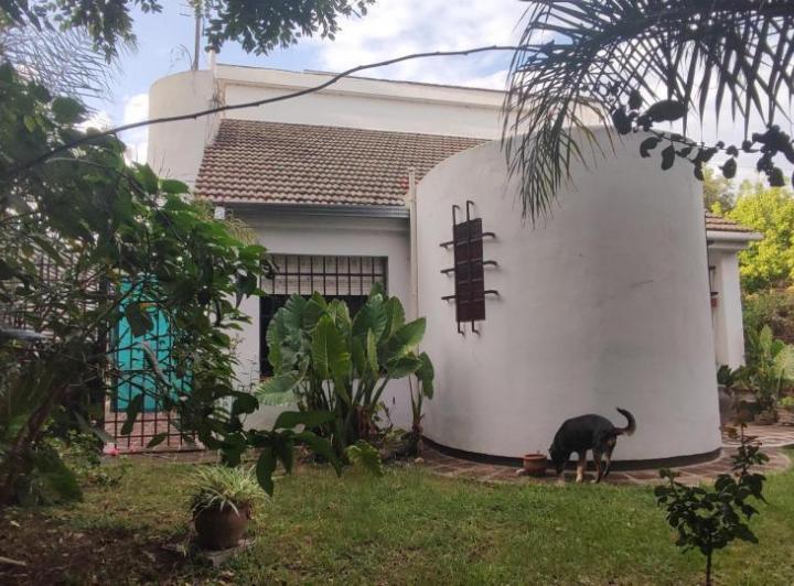 Casa · 226m² · 5 Ambientes · 2 Cocheras