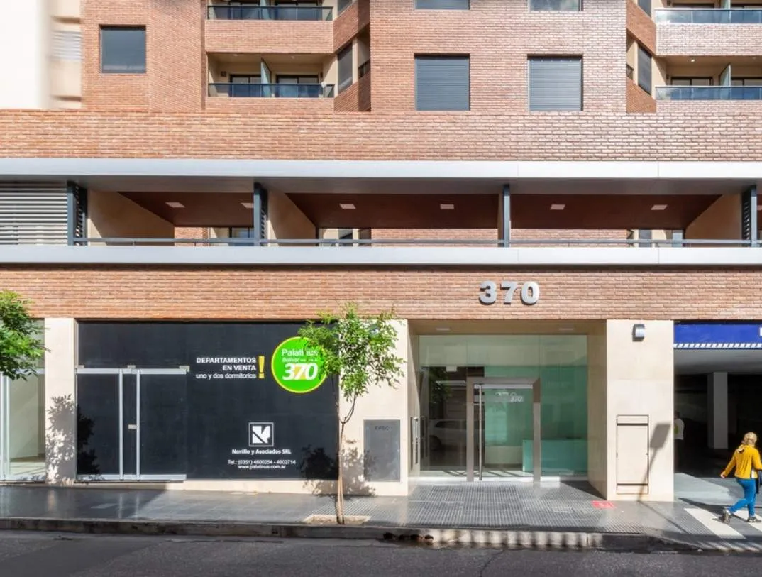 VENTA LOCAL COMERCIAL CENTRO A METROS DE CAÑADA