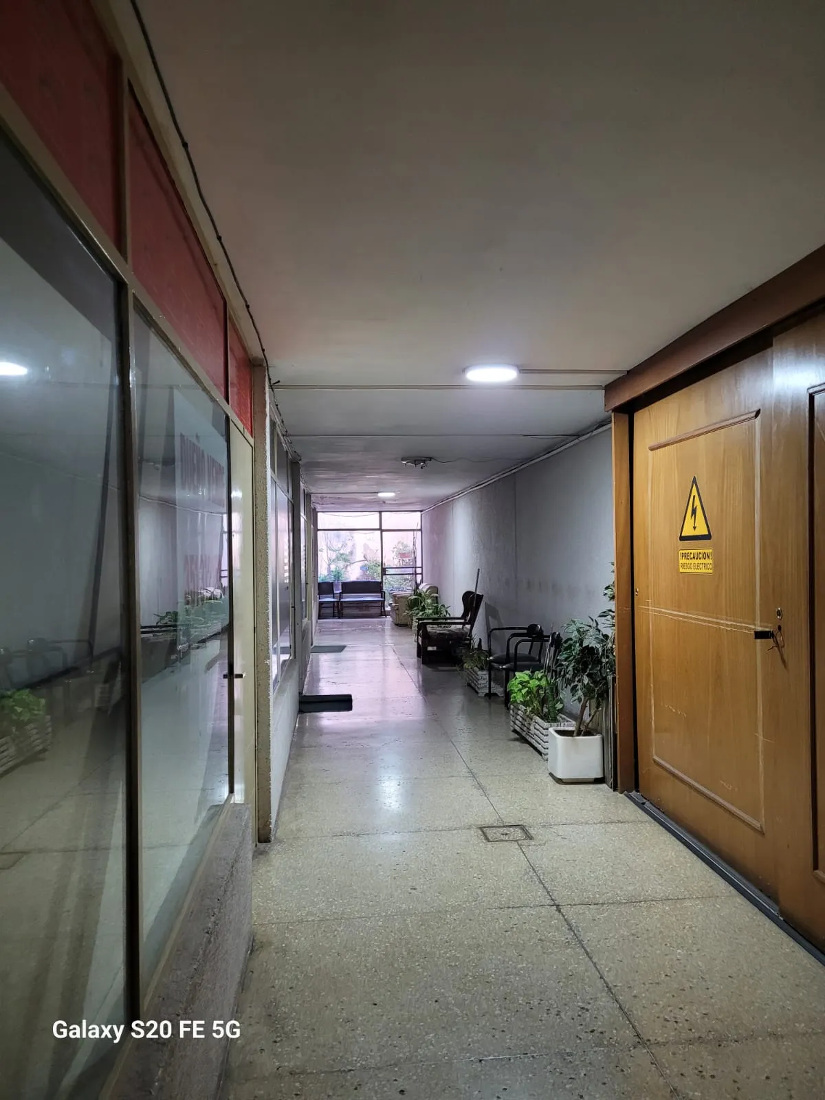 OFICINA VENTA DE 51M2 PB CENTRO DENTRO DE GALERÌA AYACUCHO 72