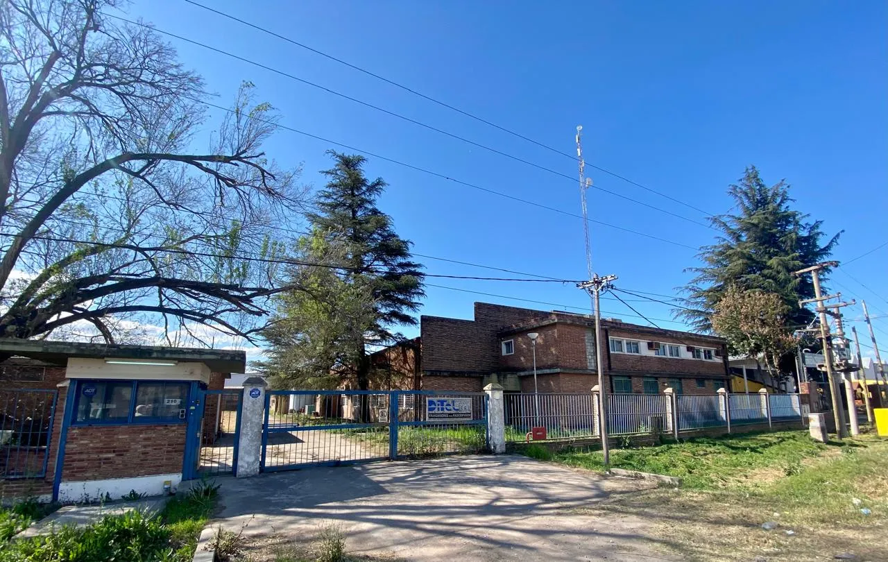 Vendo fábrica en Av. Japón próximo a ruta 9 norte
