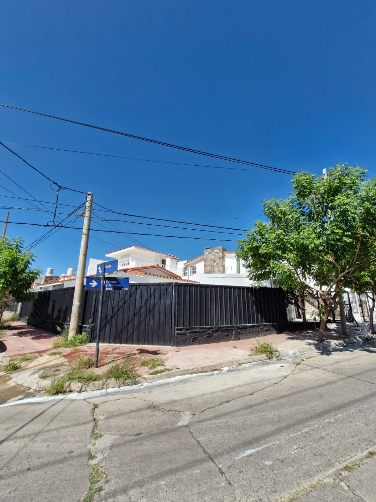 Kabals vende casa 3 dormitorios + depto. con entrada individual