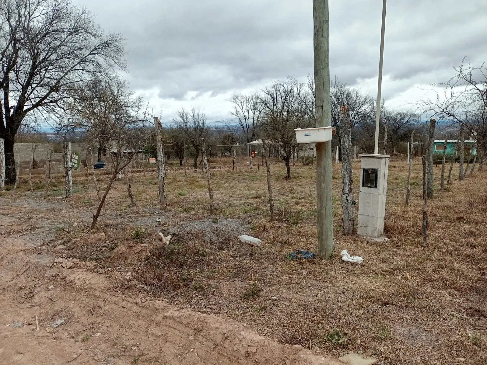COSQUIN EXCELENTE LOTE ZONA CON AGUA Y LUZ LA MANDINGA