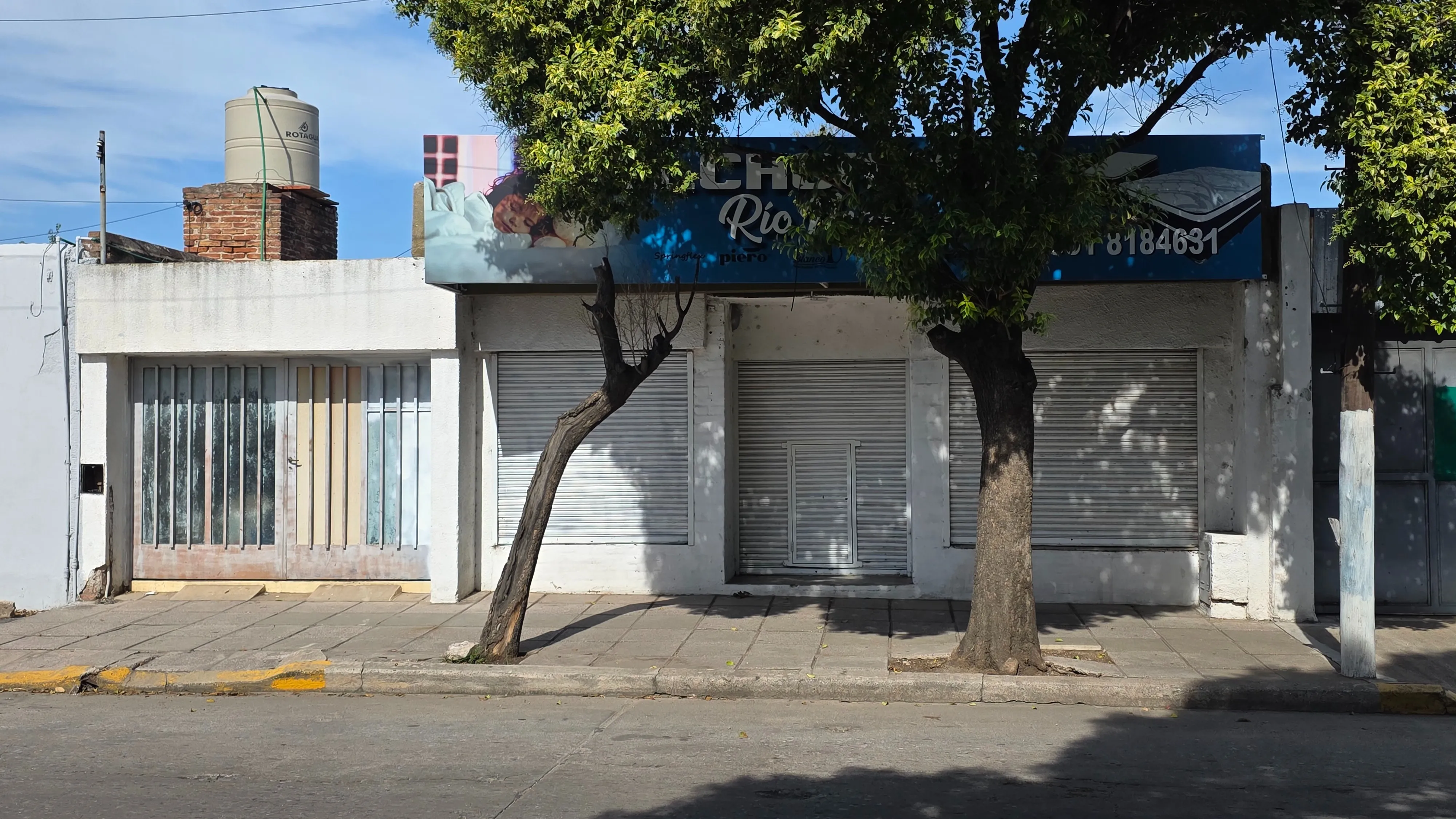 OPORTUNIDAD PARA INVERSION - apto desarrollo inmobiliario - LOCAL + COCHERAS