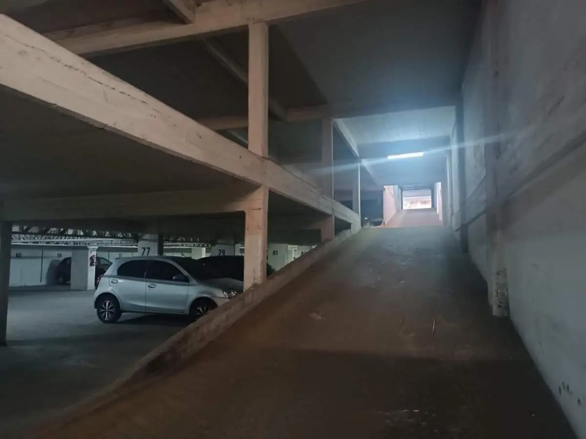 Nueva Cba  Bs As 950 ,  cochera para dos vehiculos en fila  con escritura.
