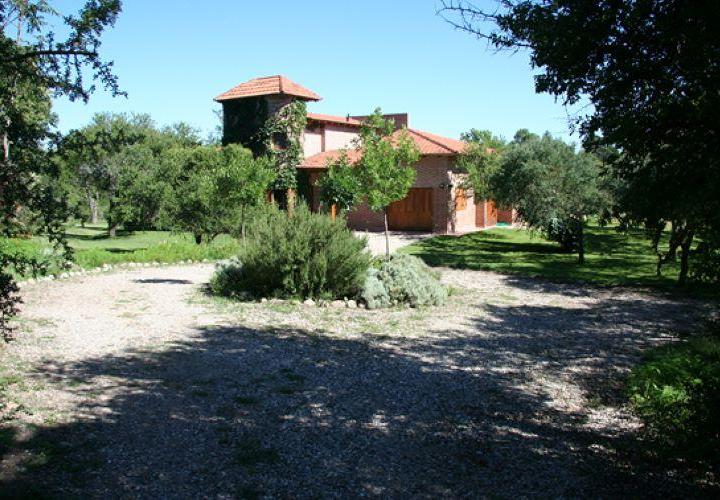 Casa · 304m² · 6 Ambientes · 1 Cochera