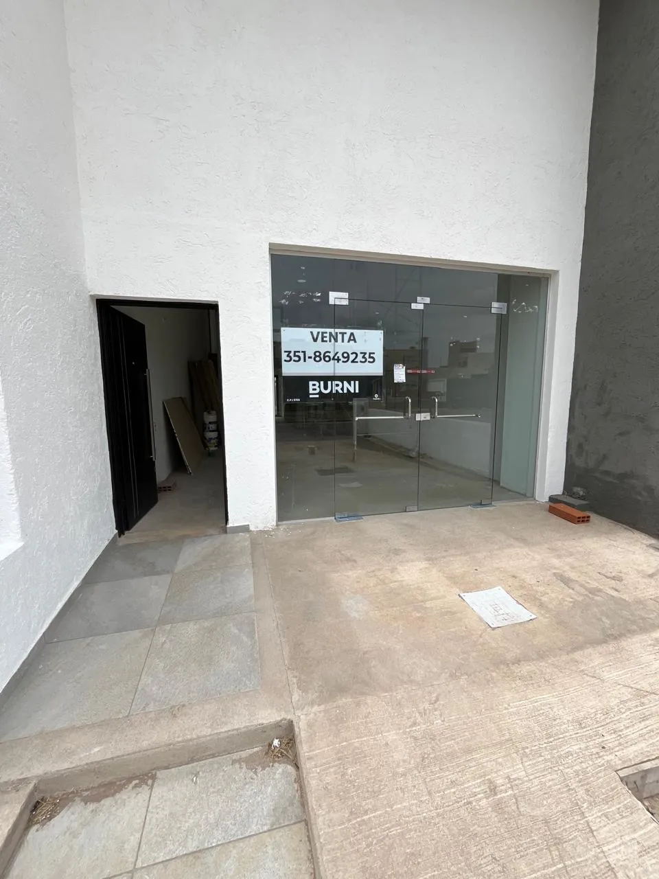 Local con oficina y baño privado en 1er piso! La mejor ubicación para tu local e