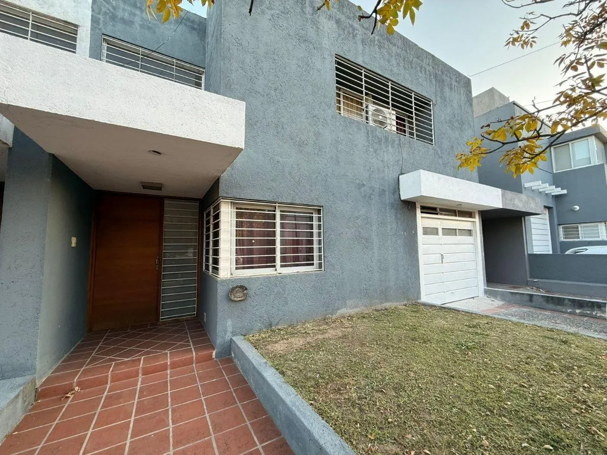 Venta Casa 3 Dorm 2 Baños - Barrio Cerrado Nuevo Jardín del Boulevard