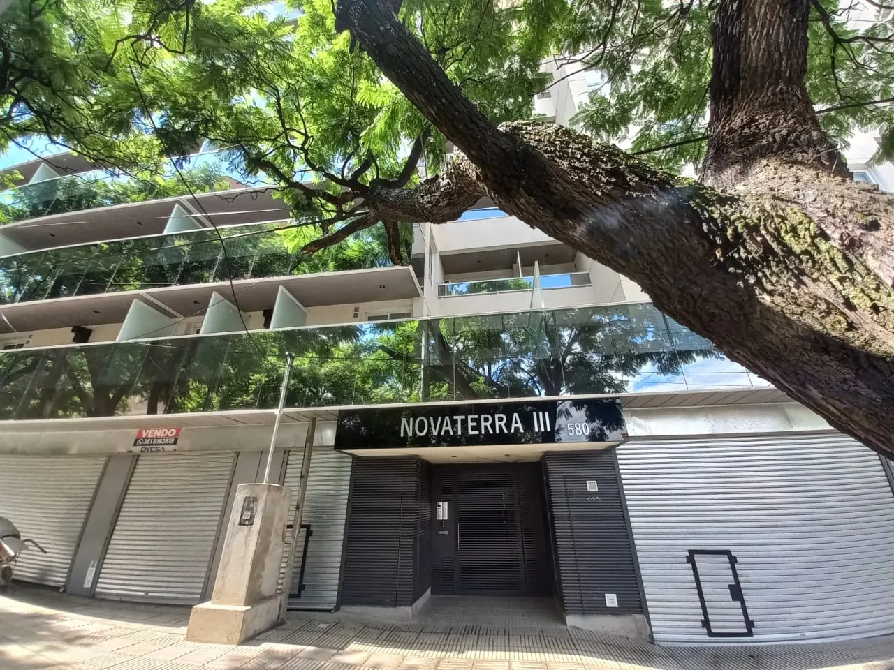 LOCALES COMERCIALES PARA ALQUILER EN GUEMES, EDIFICIO A ESTRENAR!