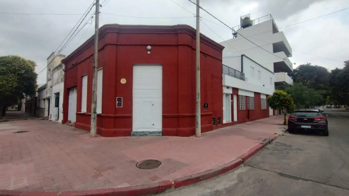 LOCAL ESCQUINA EN B° GRAL BUSTOS